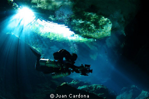 Cavern diving !! by Juan Cardona 